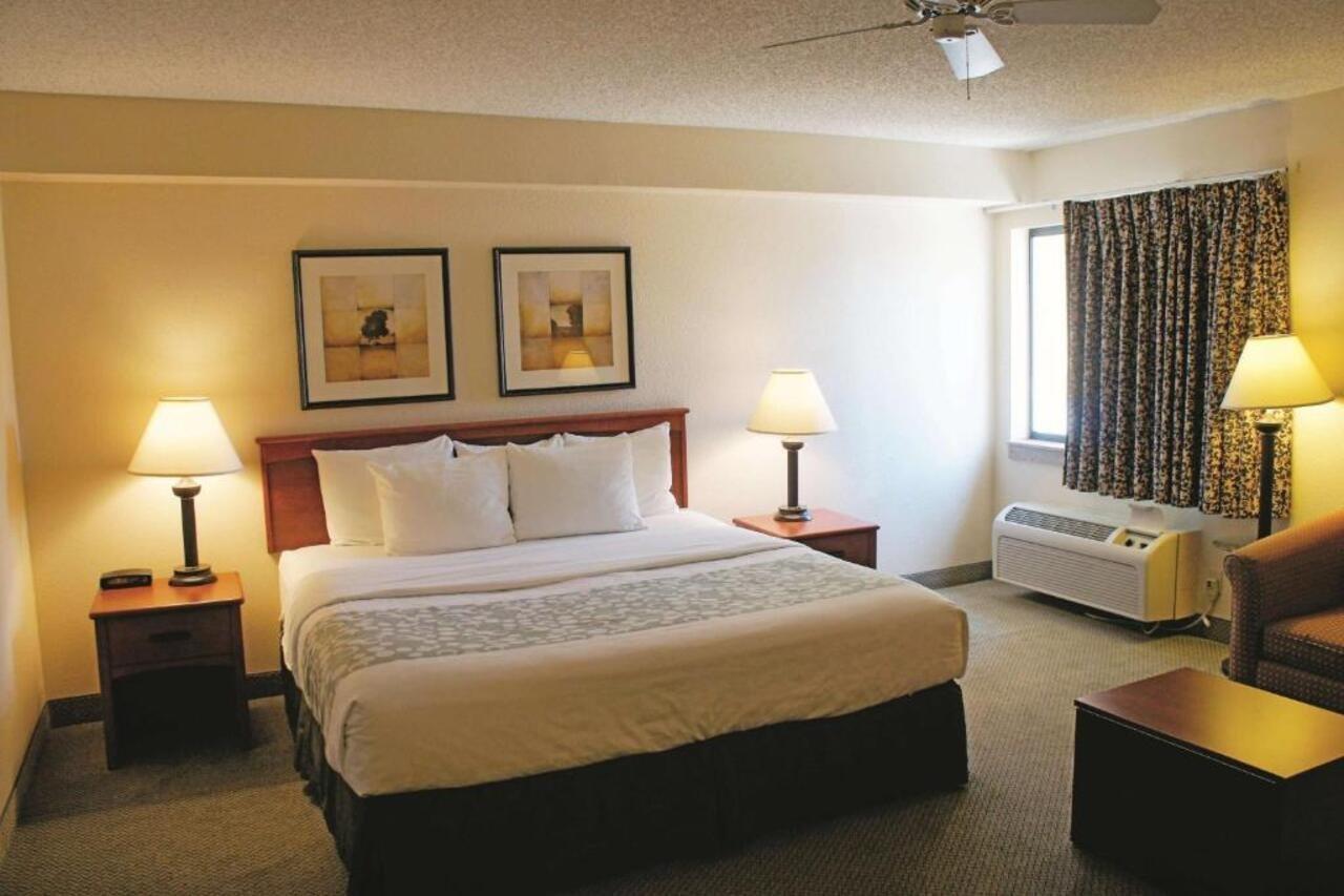 La Quinta By Wyndham Albuquerque Journal Ctr Nw Hotel Exterior photo