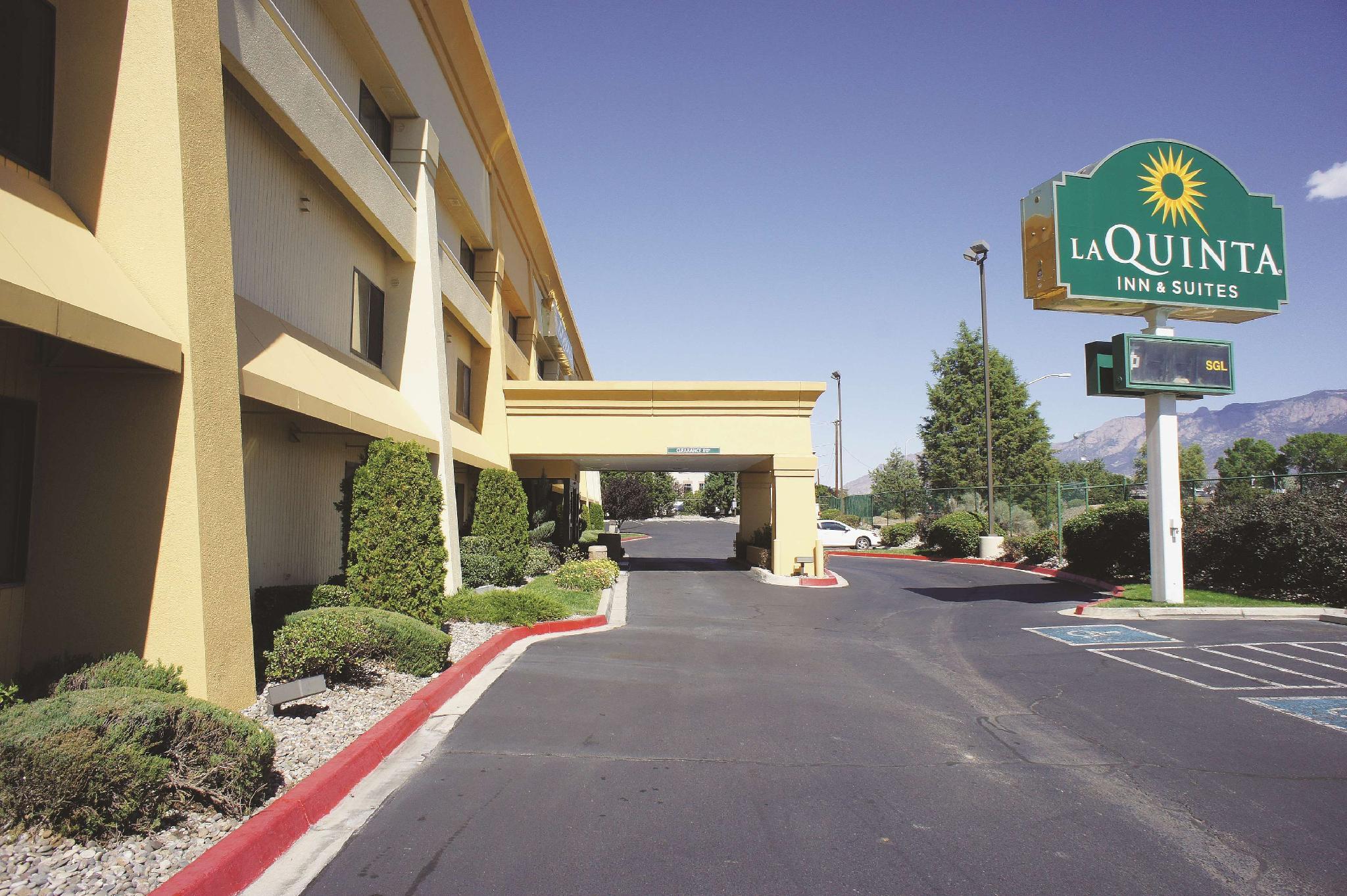 La Quinta By Wyndham Albuquerque Journal Ctr Nw Hotel Exterior photo