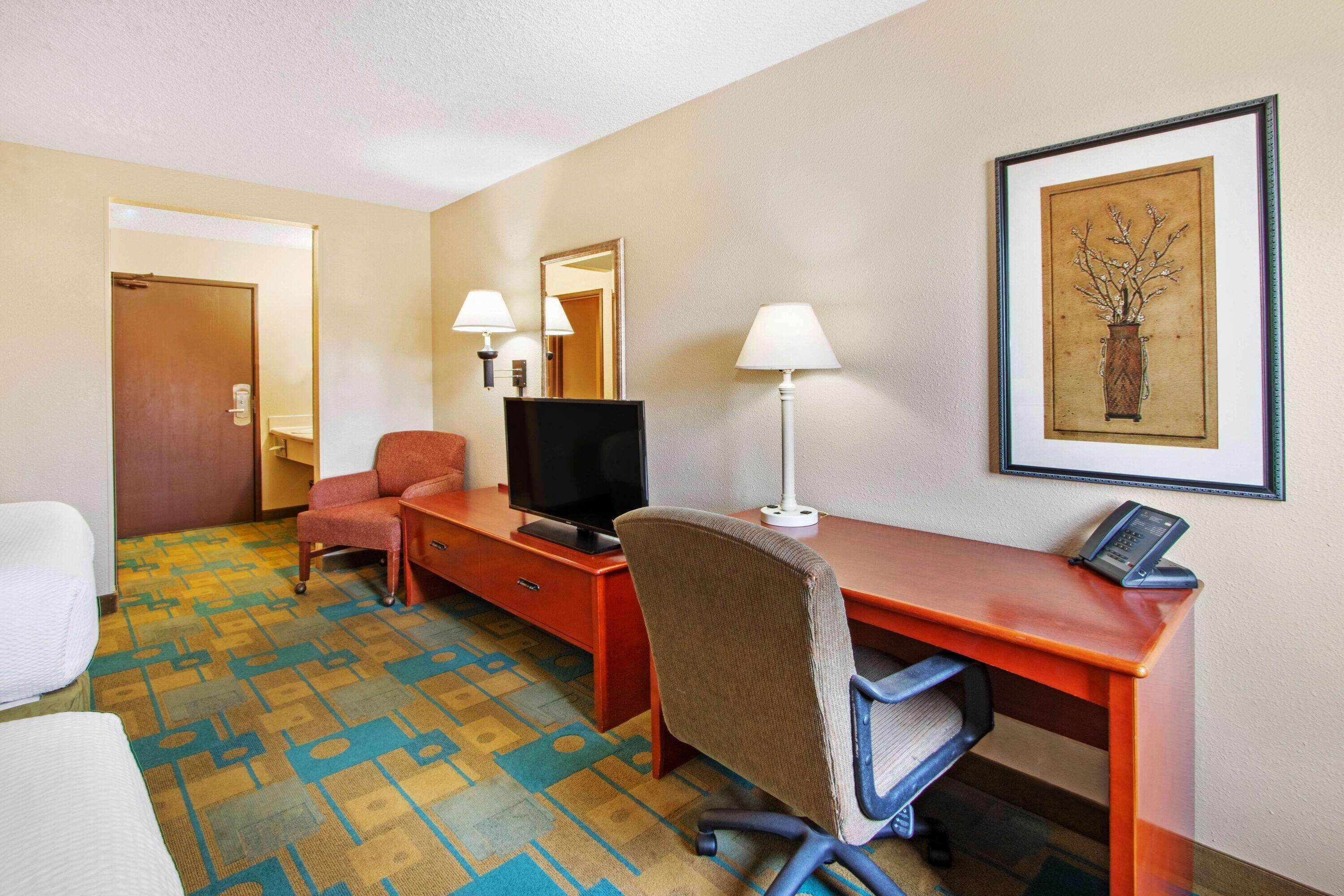 La Quinta By Wyndham Albuquerque Journal Ctr Nw Hotel Exterior photo
