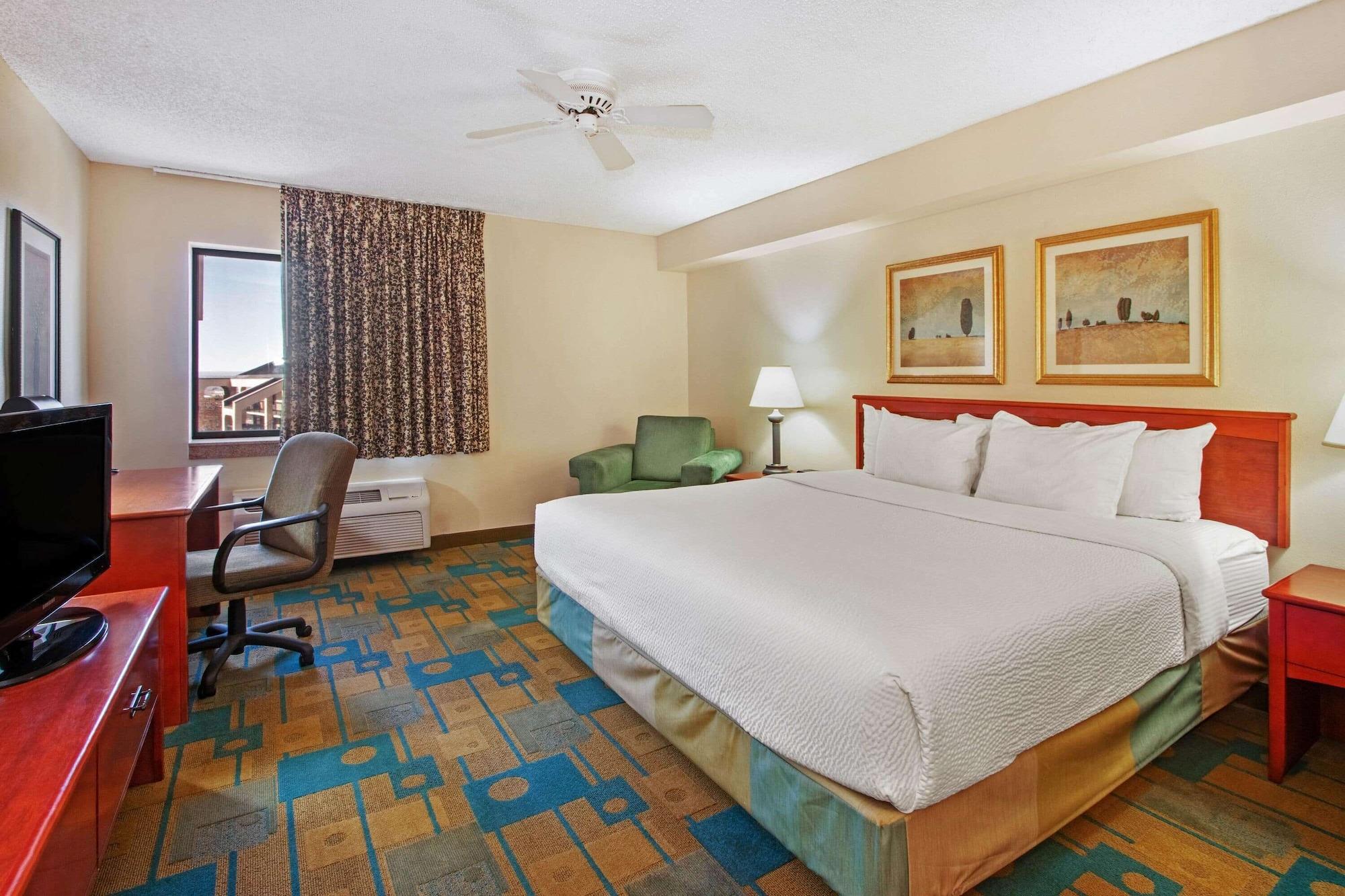 La Quinta By Wyndham Albuquerque Journal Ctr Nw Hotel Exterior photo